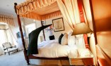 Suite Manor Bett mit Baldachin